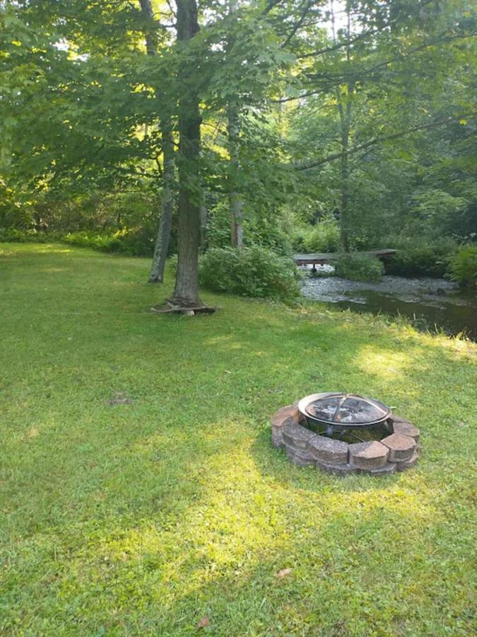 Two Brooks Lodge Bennington Dış mekan fotoğraf